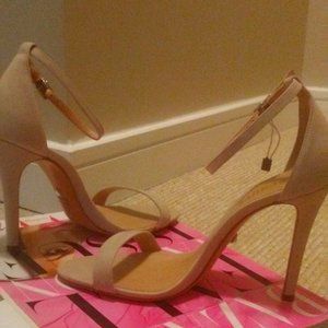 Schutz Cadey Lee in Oyster NWT 8.5